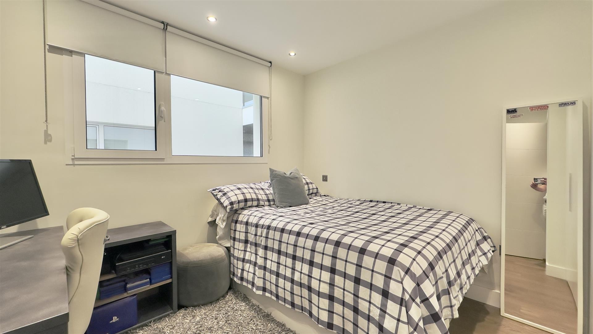  Image of Apartment - 3 Bedrooms - 2 Bathrooms for Sale in Arengos Gardens-Gibraltar, Image 8